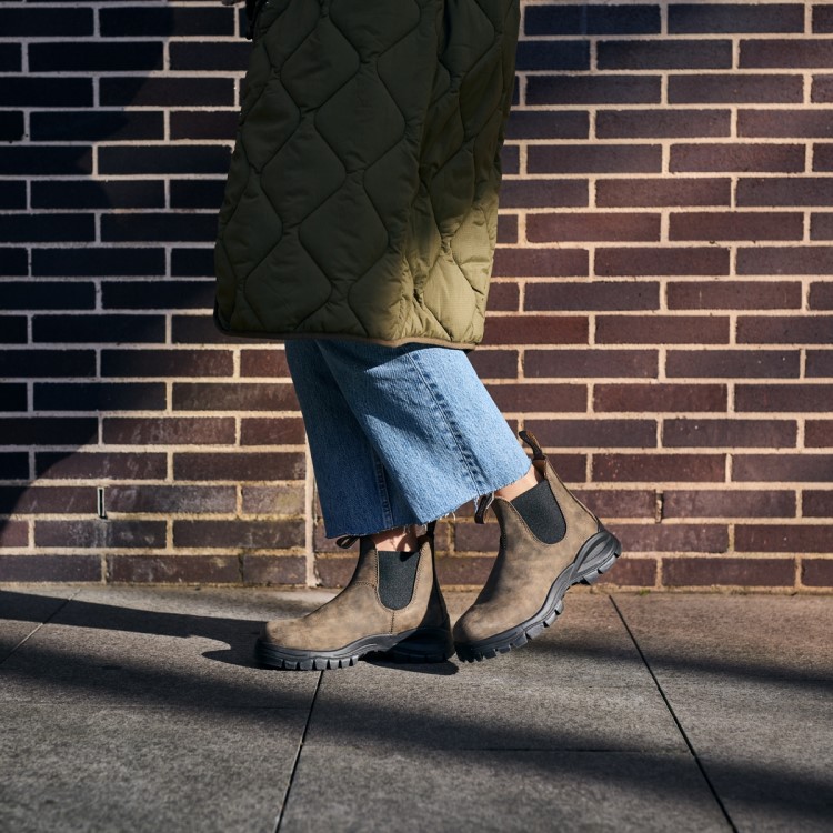 Blundstone Sale Women\s Lug Chelsea Boots Rustic Brown
