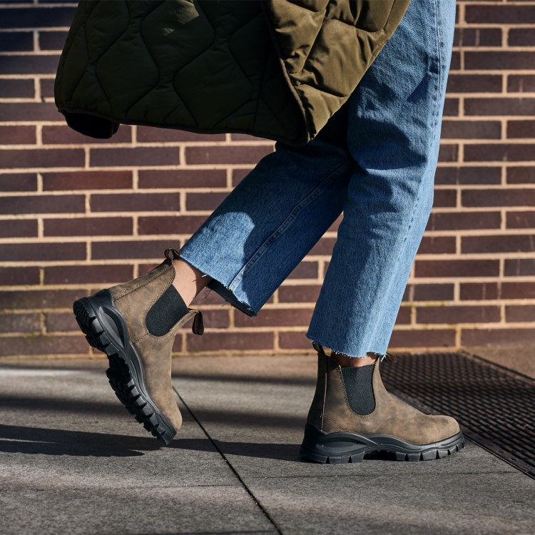 Blundstone Sale Women\s Lug Chelsea Boots Rustic Brown