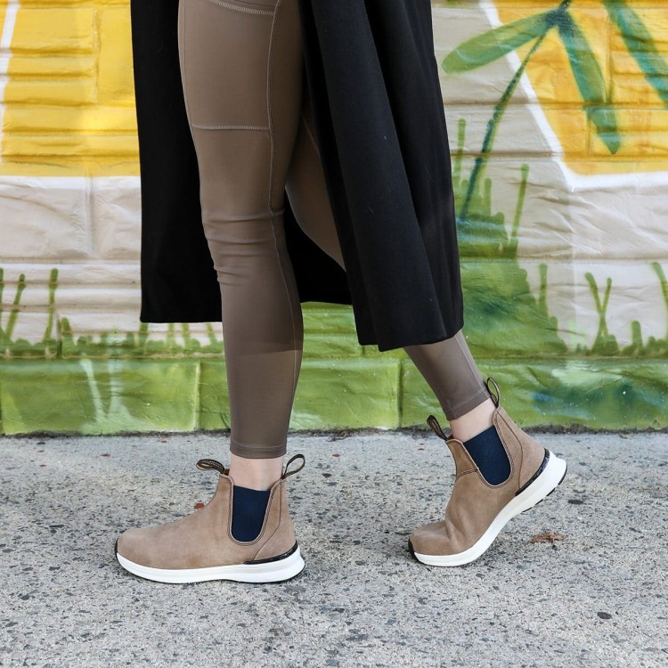 Women\s Active Chelsea Boots Sand/Navy Blundstone Sale