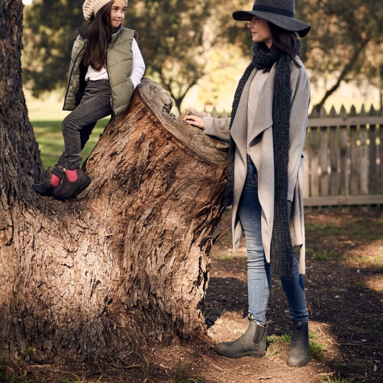 Women\s Dress Chelsea Boots Rustic Black Blundstone Sale